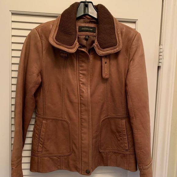 Jones New York leather jacket size L
Excellent Pre-owned Condition - Picture 3 of 11